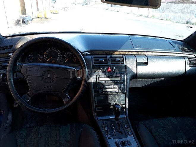Mercedes E 240 1998, 190,000 km - 2.4 l - Şəmkir