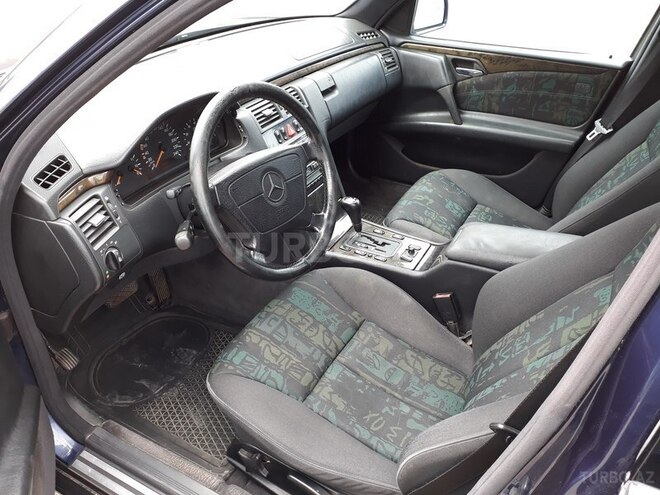Mercedes E 240 1998, 190,000 km - 2.4 l - Şəmkir