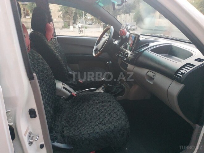 Mitsubishi L200 2011, 365,241 km - 2.5 l - Xırdalan