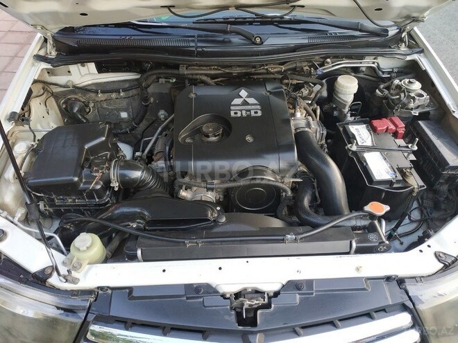Mitsubishi L200 2011, 365,241 km - 2.5 l - Xırdalan