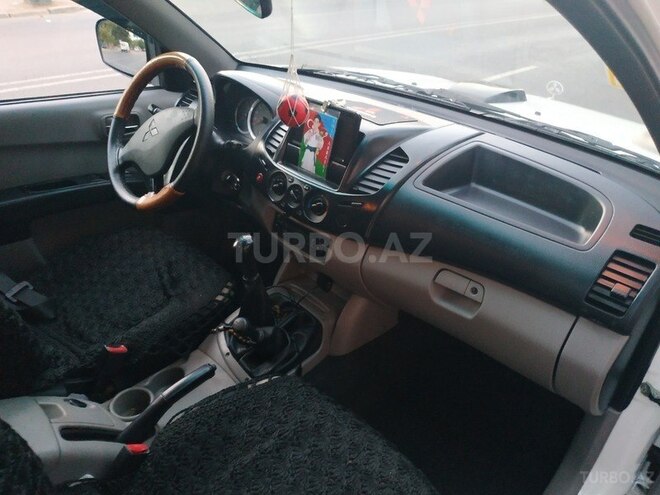 Mitsubishi L200 2011, 365,241 km - 2.5 l - Xırdalan