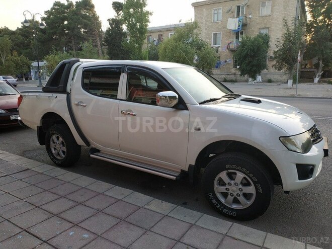 Mitsubishi L200 2011, 365,241 km - 2.5 l - Xırdalan
