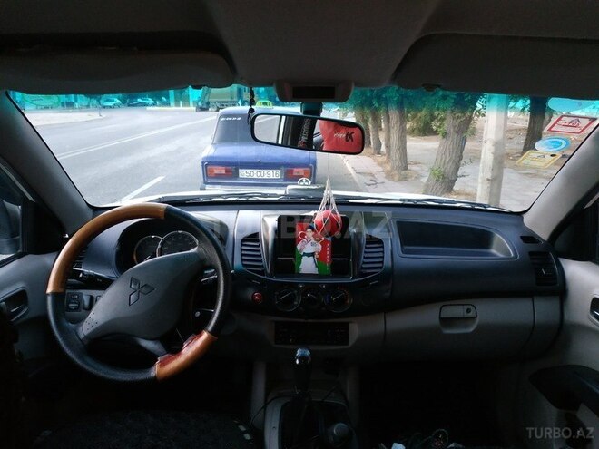 Mitsubishi L200 2011, 365,241 km - 2.5 l - Xırdalan