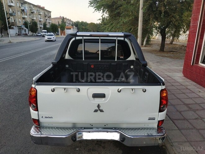 Mitsubishi L200 2011, 365,241 km - 2.5 l - Xırdalan