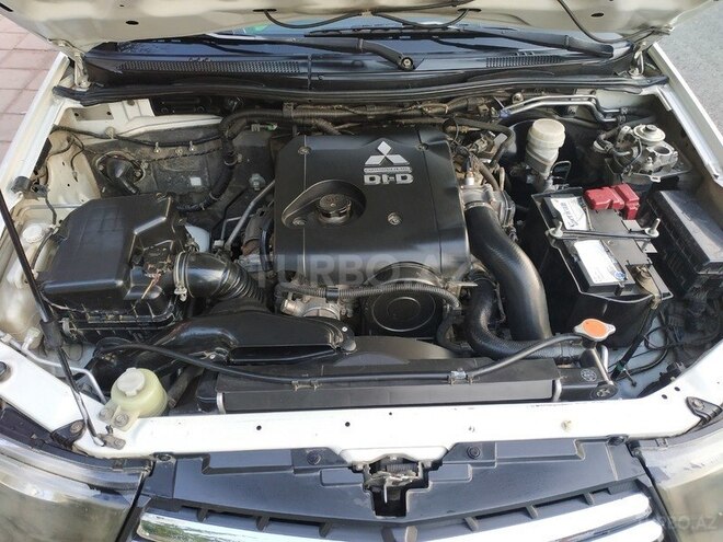 Mitsubishi L200 2011, 365,241 km - 2.5 l - Xırdalan