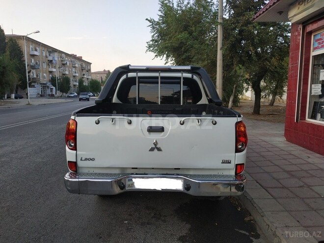 Mitsubishi L200 2011, 365,241 km - 2.5 l - Xırdalan