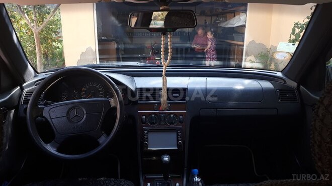 Mercedes C 220 1997, 402,000 km - 2.2 l - Sumqayıt