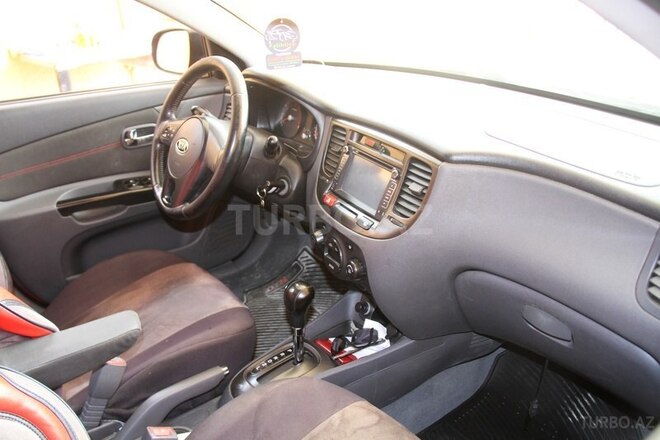 Kia Rio 2010, 106,000 km - 1.4 л - Bakı
