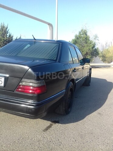 Mercedes E 200 1994, 450,000 km - 2.0 l - Bakı