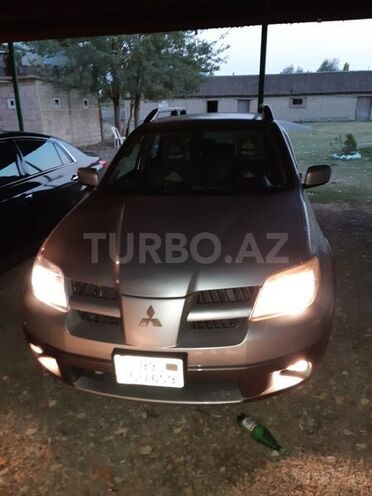 Mitsubishi Outlander 2004, 2,000,000 km - 2.4 л - Bakı
