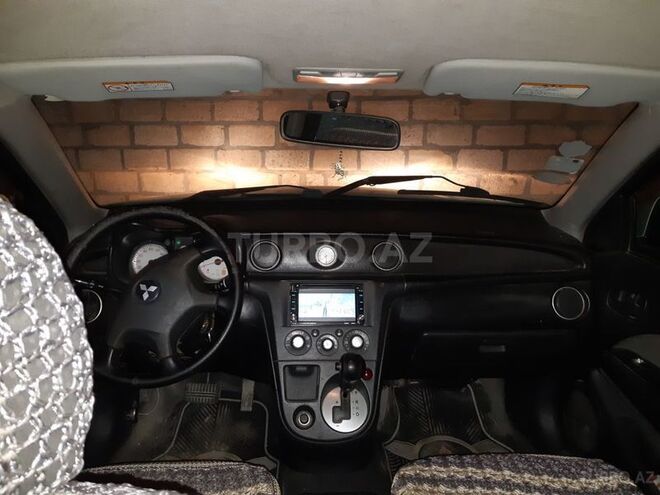 Mitsubishi Outlander 2004, 2,000,000 km - 2.4 л - Bakı