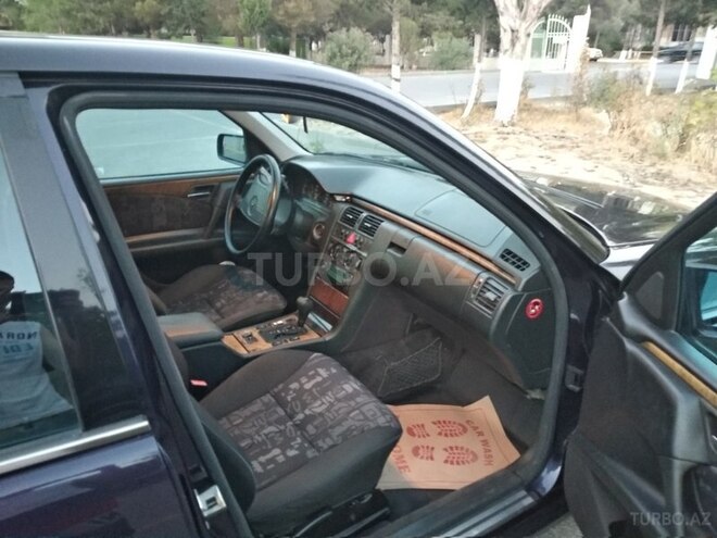 Mercedes E 200 1998, 330,000 km - 2.0 л - Sumqayıt