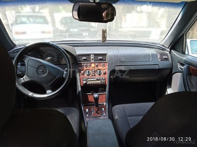 Mercedes C 220 1998, 322,070 km - 2.2 l - Bakı