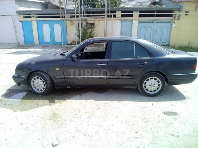 Mercedes E 230 1997, 300,000 km - 2.3 l - Bakı