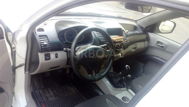 Mitsubishi L200 2008, 192,000 km - 2.5 l - Bakı