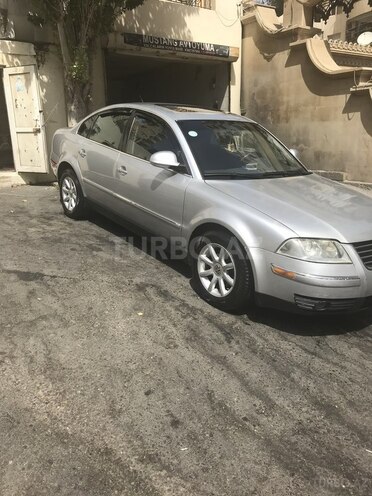 Volkswagen Passat 2004, 200,600 km - 1.8 л - Bakı