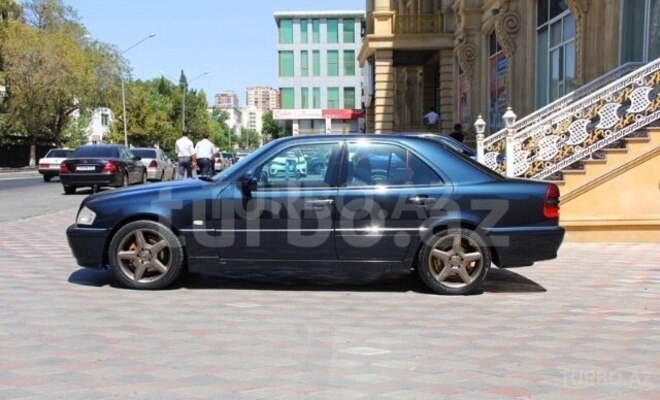 Mercedes C 240 1999, 278,000 km - 2.4 l - Bakı