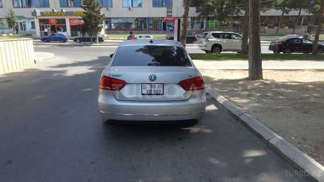 Volkswagen Passat 2012, 120,000 km - 2.5 л - Bakı