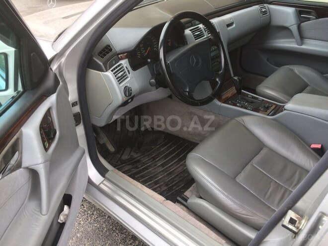 Mercedes E 420 1997, 338,000 km - 4.2 l - Bakı