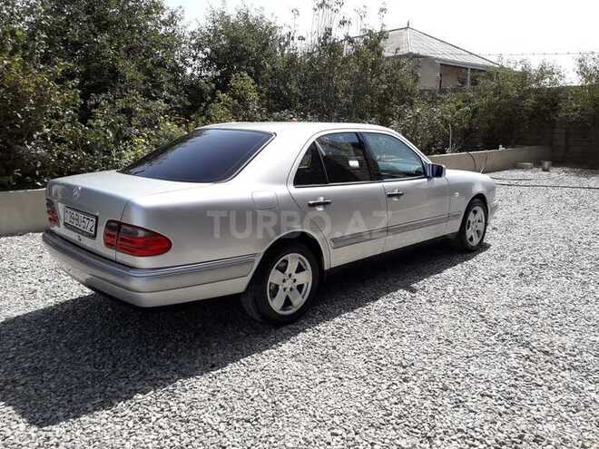 Mercedes E 240 1999, 267,391 km - 2.4 l - Bakı