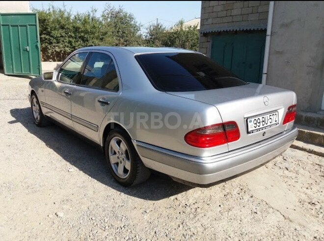 Mercedes E 240 1999, 267,391 km - 2.4 l - Bakı
