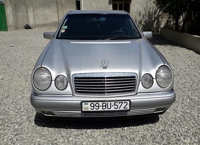 Mercedes E 240 1999, 267,391 km - 2.4 l - Bakı