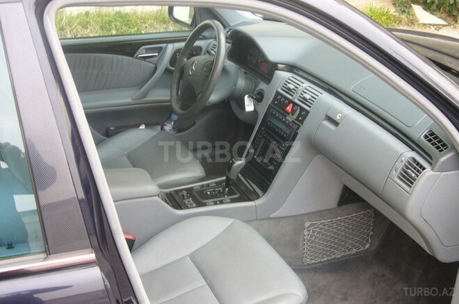 Mercedes E 320 2000, 225,000 km - 3.2 л - Bakı