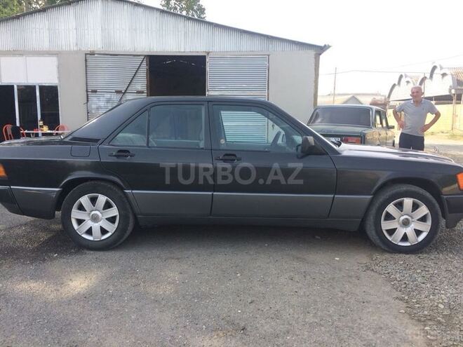 Mercedes 190 1990, 200,000 km - 1.8 л - Goranboy