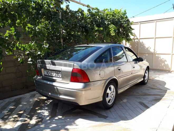 Opel Vectra 1999, 242,000 km - 1.8 l - Bakı