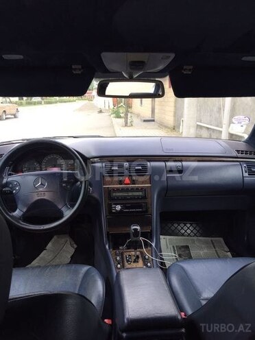 Mercedes E 270 2000, 354,000 km - 2.7 l - Balakən