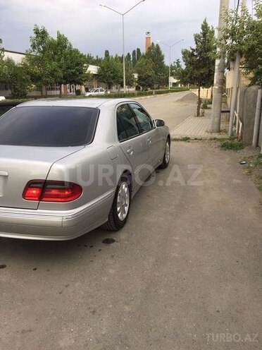 Mercedes E 270 2000, 354,000 km - 2.7 l - Balakən