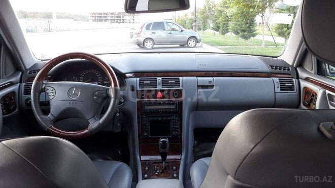 Mercedes E 240 2001, 199,000 km - 2.4 l - Sumqayıt