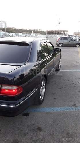 Mercedes E 240 2001, 199,000 km - 2.4 l - Sumqayıt