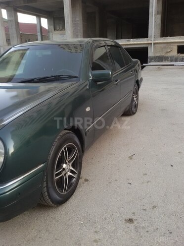 Mercedes E 240 1999, 392,378 km - 2.6 л - Bakı