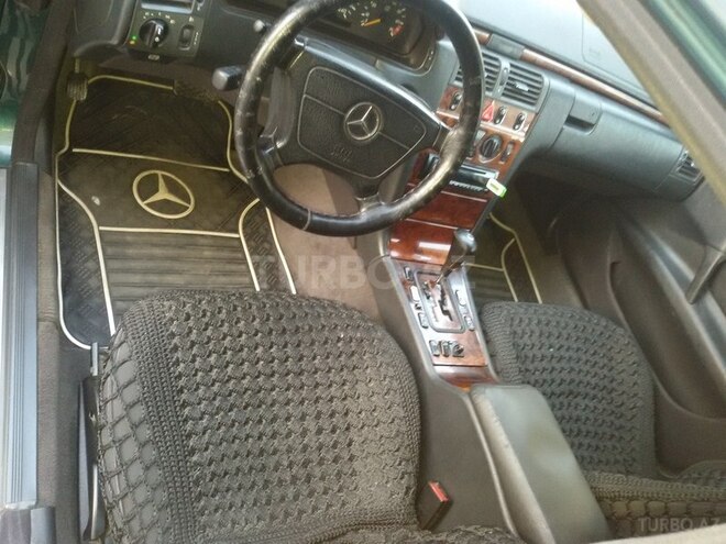 Mercedes E 240 1999, 392,378 km - 2.6 л - Bakı