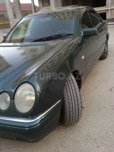Mercedes E 240 1999, 392,378 km - 2.6 л - Bakı