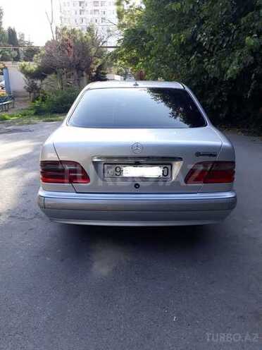 Mercedes E 220 1999, 293,000 km - 2.2 l - Bakı