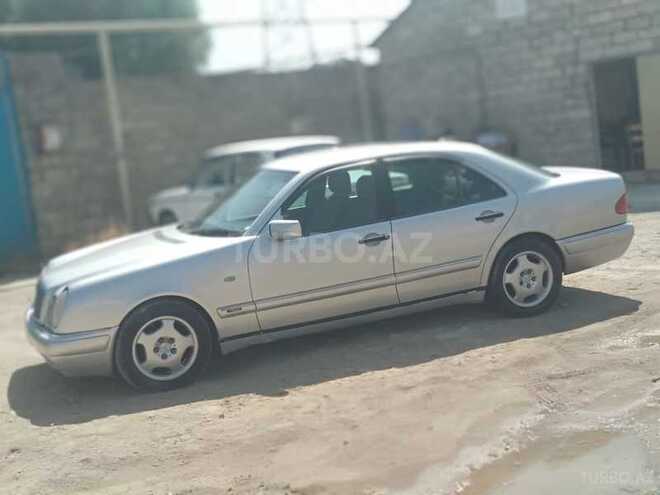 Mercedes E 230 1997, 325,000 km - 2.3 l - Bakı