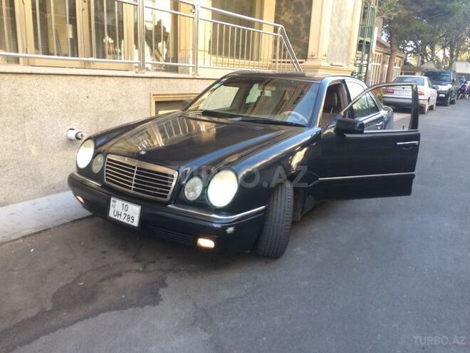 Mercedes E 320 1998, 270,000 km - 3.2 л - Bakı