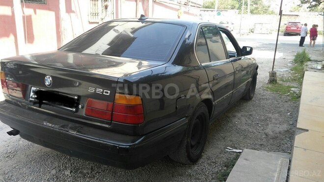 BMW 520 1988, 150,000 km - 2.0 l - Bakı