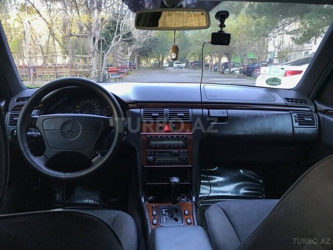 Mercedes E 230 1998, 269,007 km - 2.3 l - Bakı
