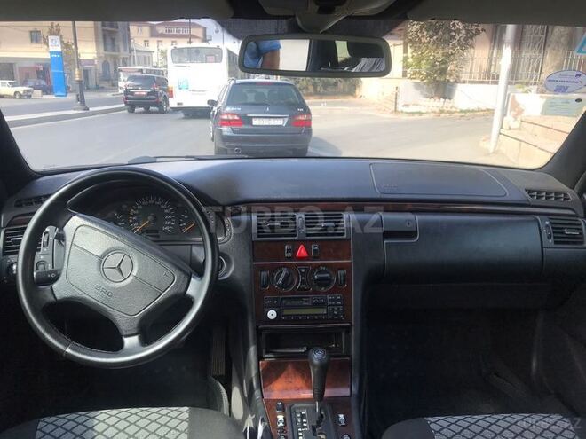 Mercedes E 230 1998, 211,000 km - 2.3 л - Bakı