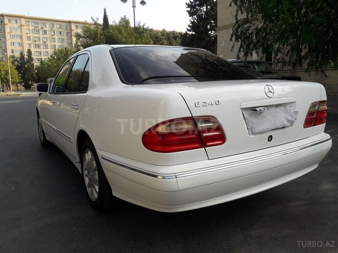 Mercedes E 240 2001, 215,000 km - 2.6 l - Bakı