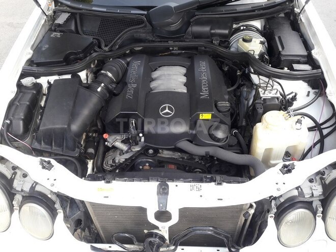 Mercedes E 240 2001, 215,000 km - 2.6 l - Bakı