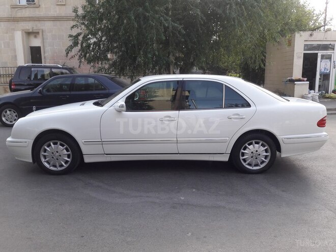 Mercedes E 240 2001, 215,000 km - 2.6 l - Bakı