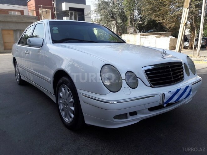 Mercedes E 240 2001, 215,000 km - 2.6 l - Bakı
