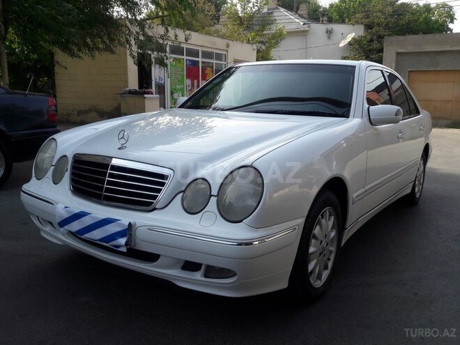 Mercedes E 240 2001, 215,000 km - 2.6 l - Bakı