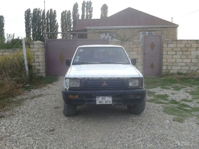 Mitsubishi L200 1994, 340,000 km - 2.5 l - Xudat