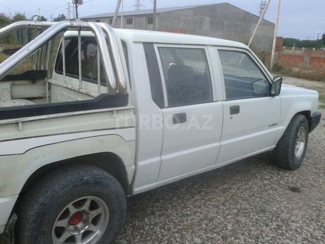 Mitsubishi L200 1994, 340,000 km - 2.5 l - Xudat