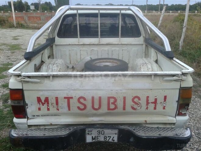 Mitsubishi L200 1994, 340,000 km - 2.5 l - Xudat